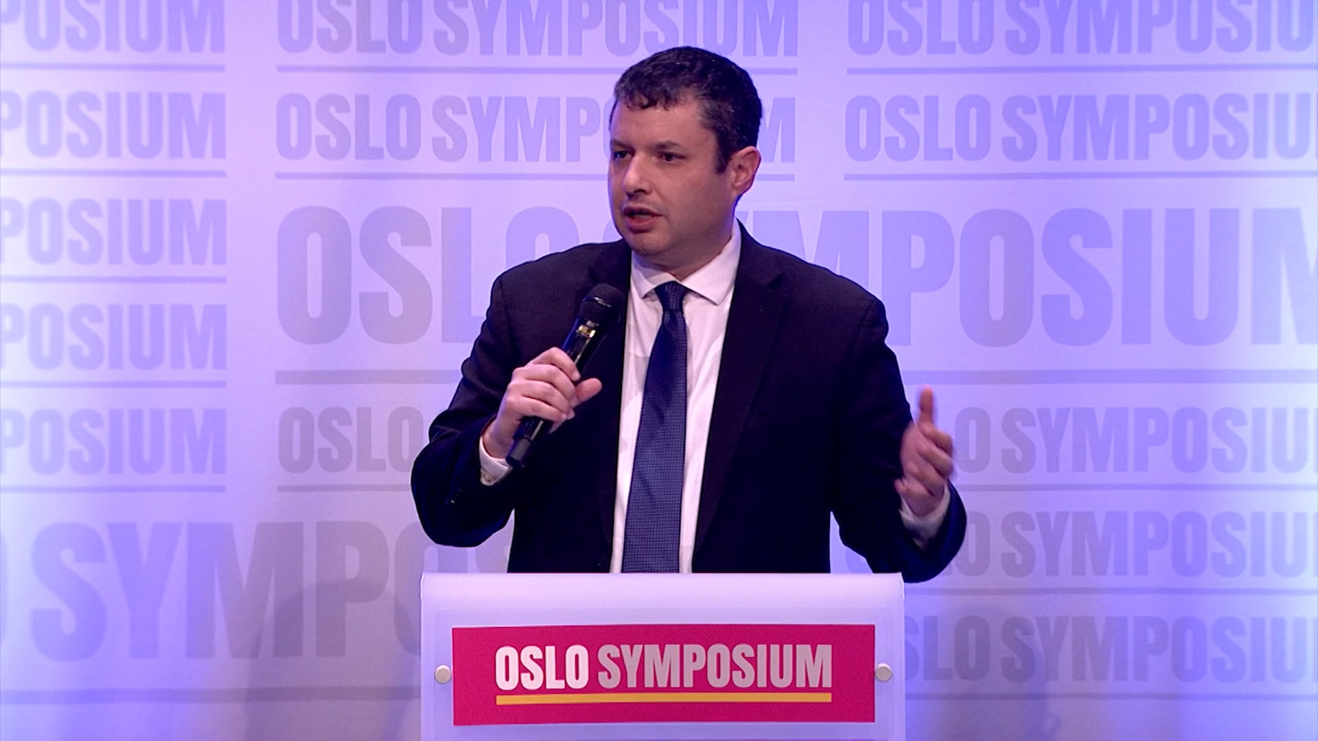 Kanal 10 Fokus med Josh Reinstein | Oslo Symposium | 16.04.25