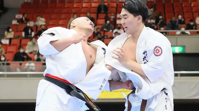 【新極真会】第53回全日本大会　男子３回戦　渡辺vs河合　SHINKYOK...