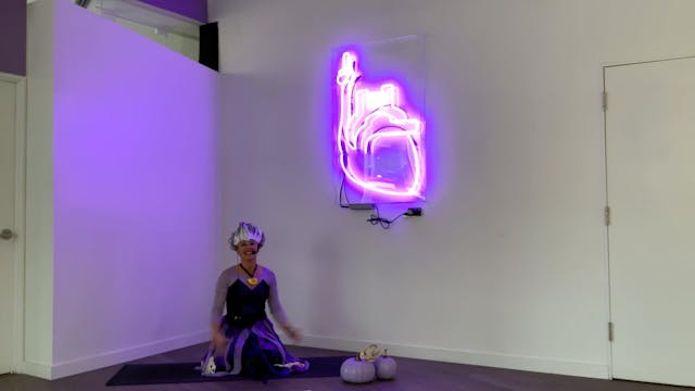 20 Min Halloween Yoga Flow Studio Ser...