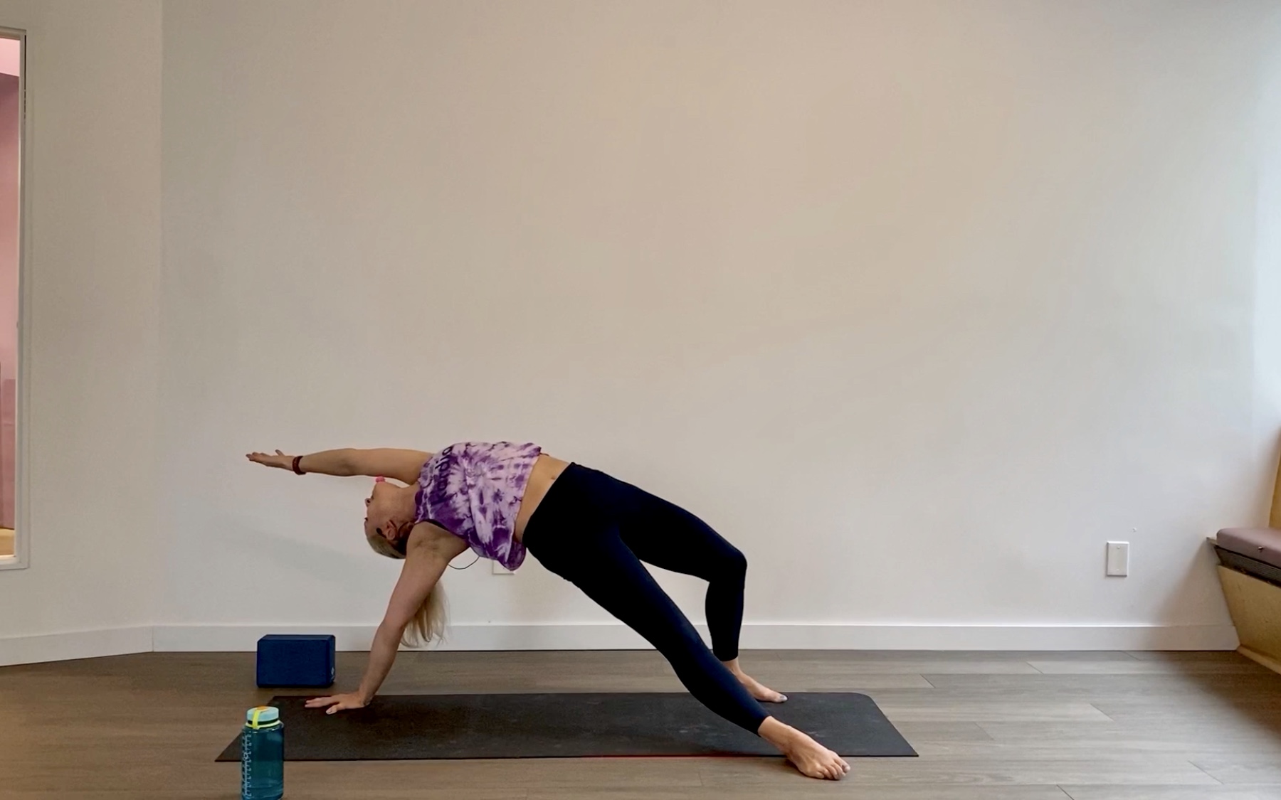 50 Min 00's Yoga Flow Studio Series 3