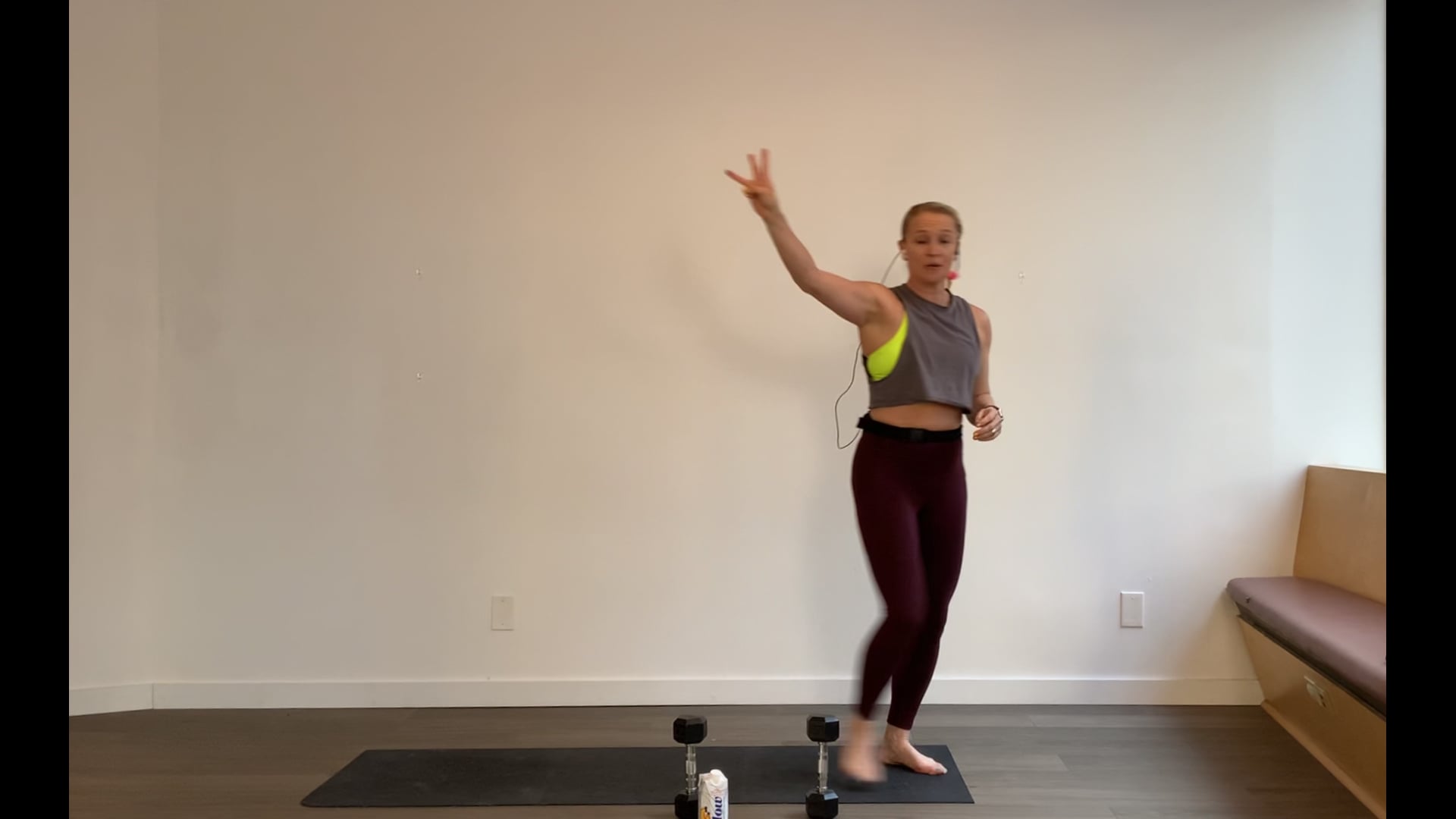 30 Min WHM Beyoncé Full Body HIIT with Weights 6