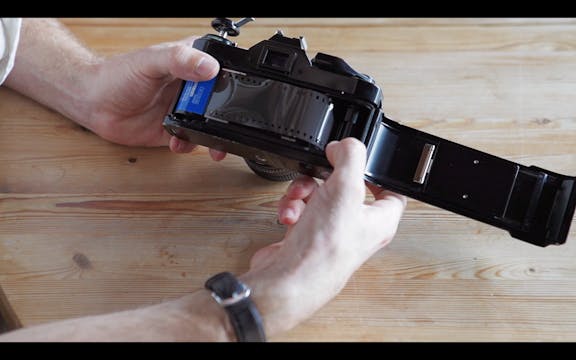 05 Loading your first film