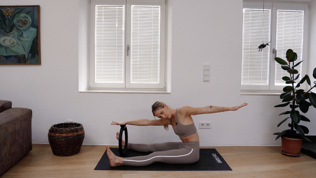 20 Minute Pilates Ring Abs Workout