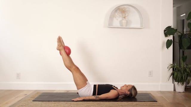 22 Minute Mini Ball Abs & Glutes