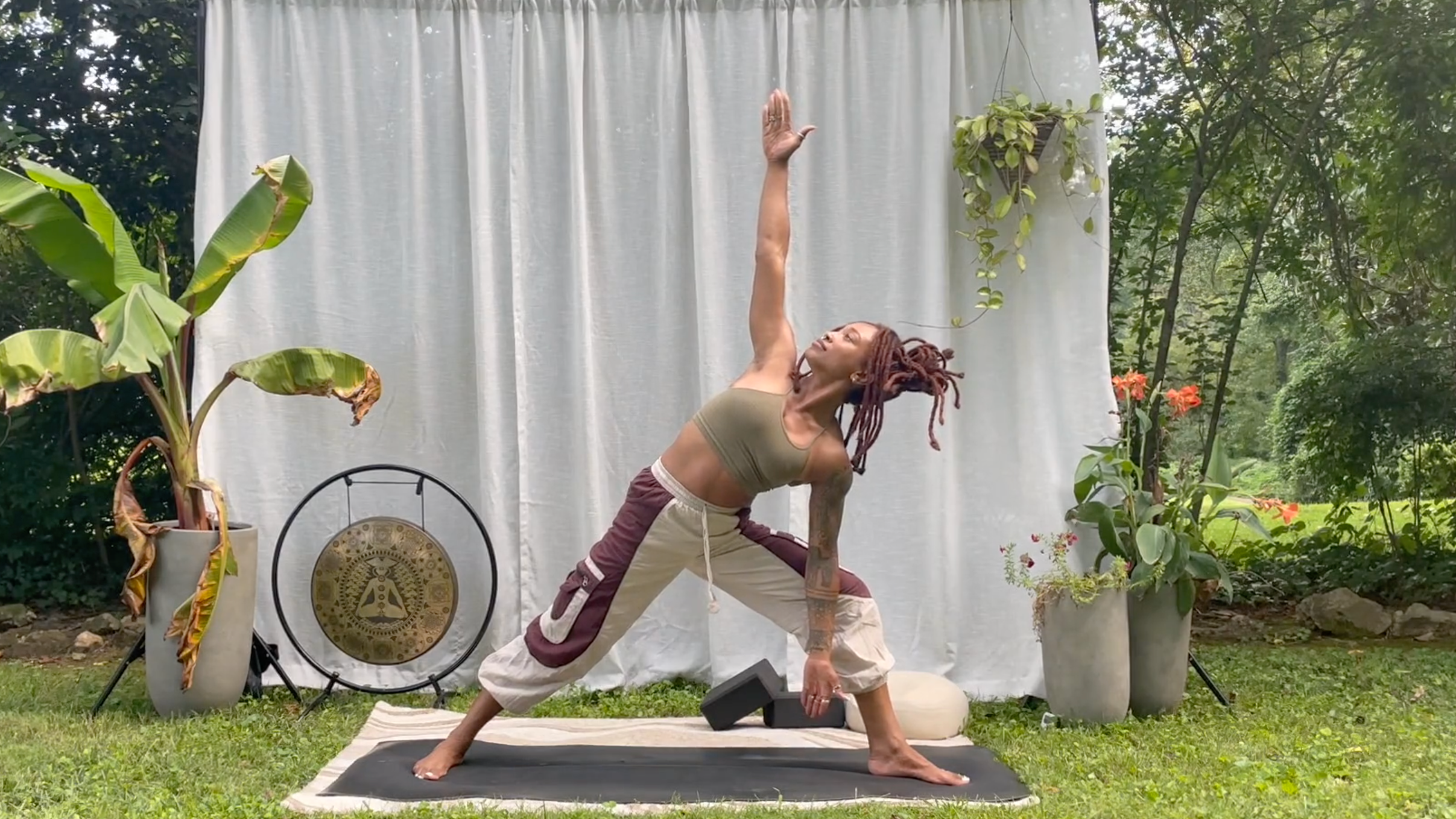 Flow to Strengthen Core