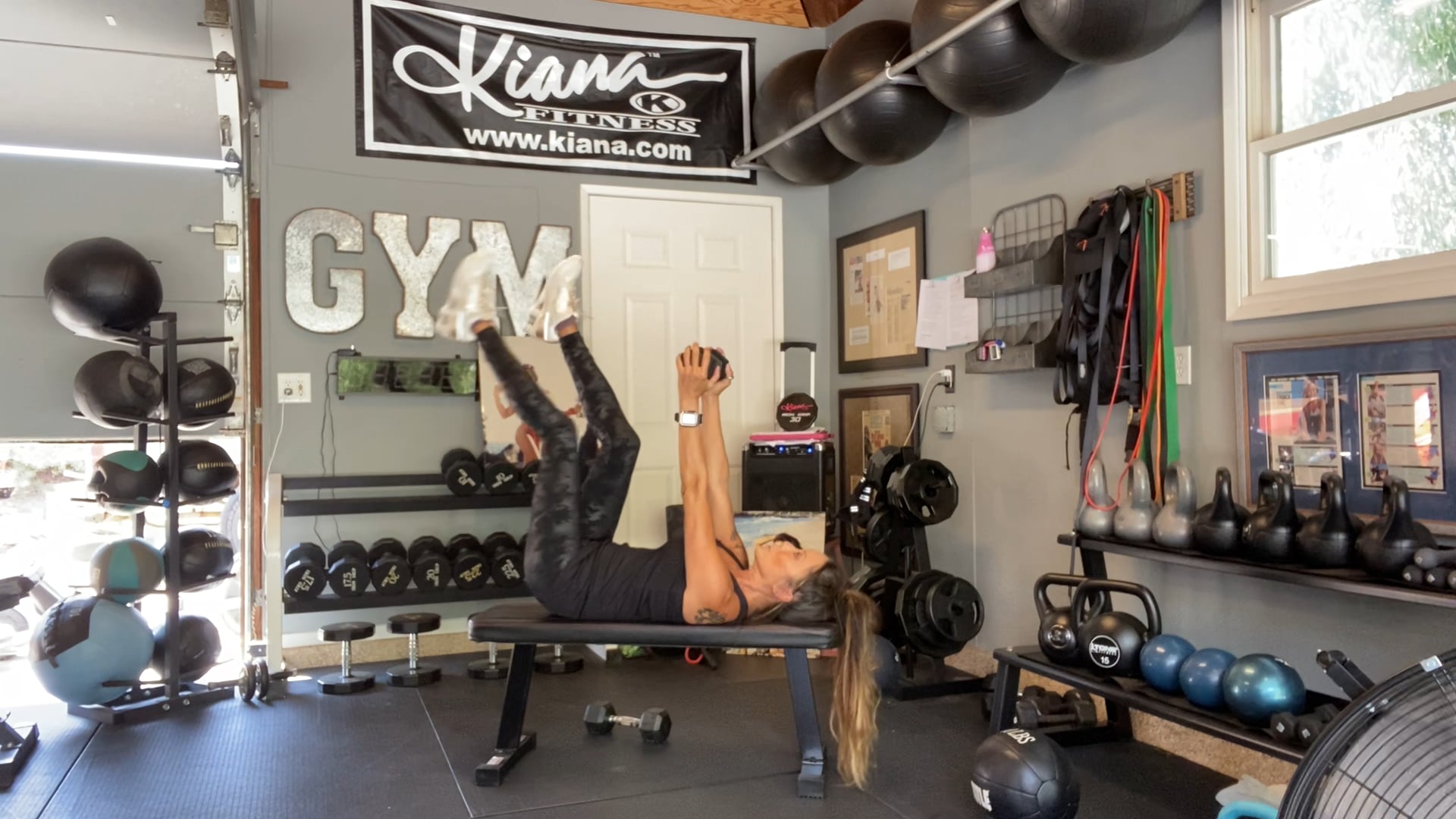 Kiana Abs DB Scissor Holds