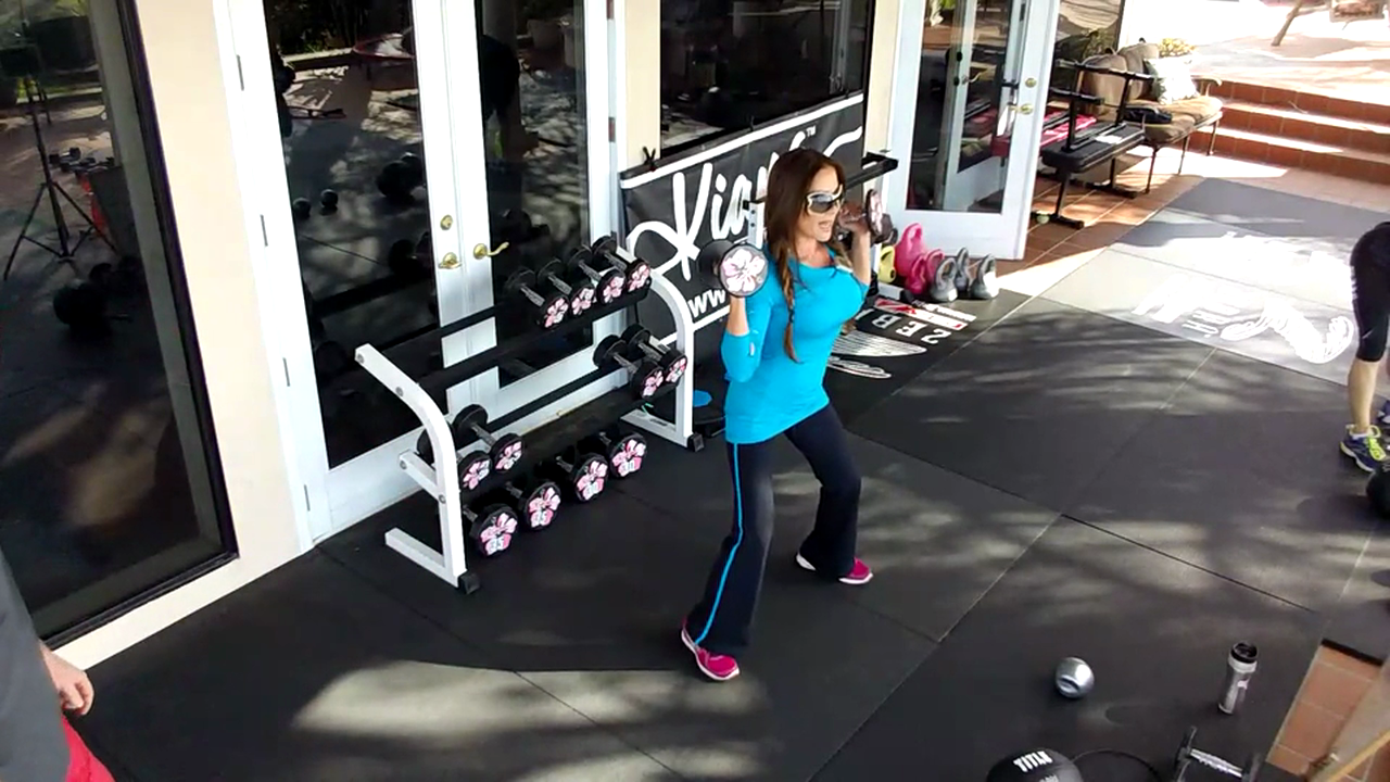 Shoulders Triceps -Demo:  Exercise Alternating Shoulder Press