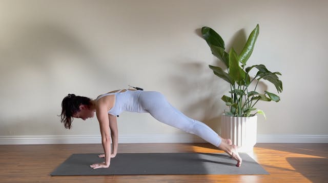 5 Minute Spicy Plank Flow Using Your ...