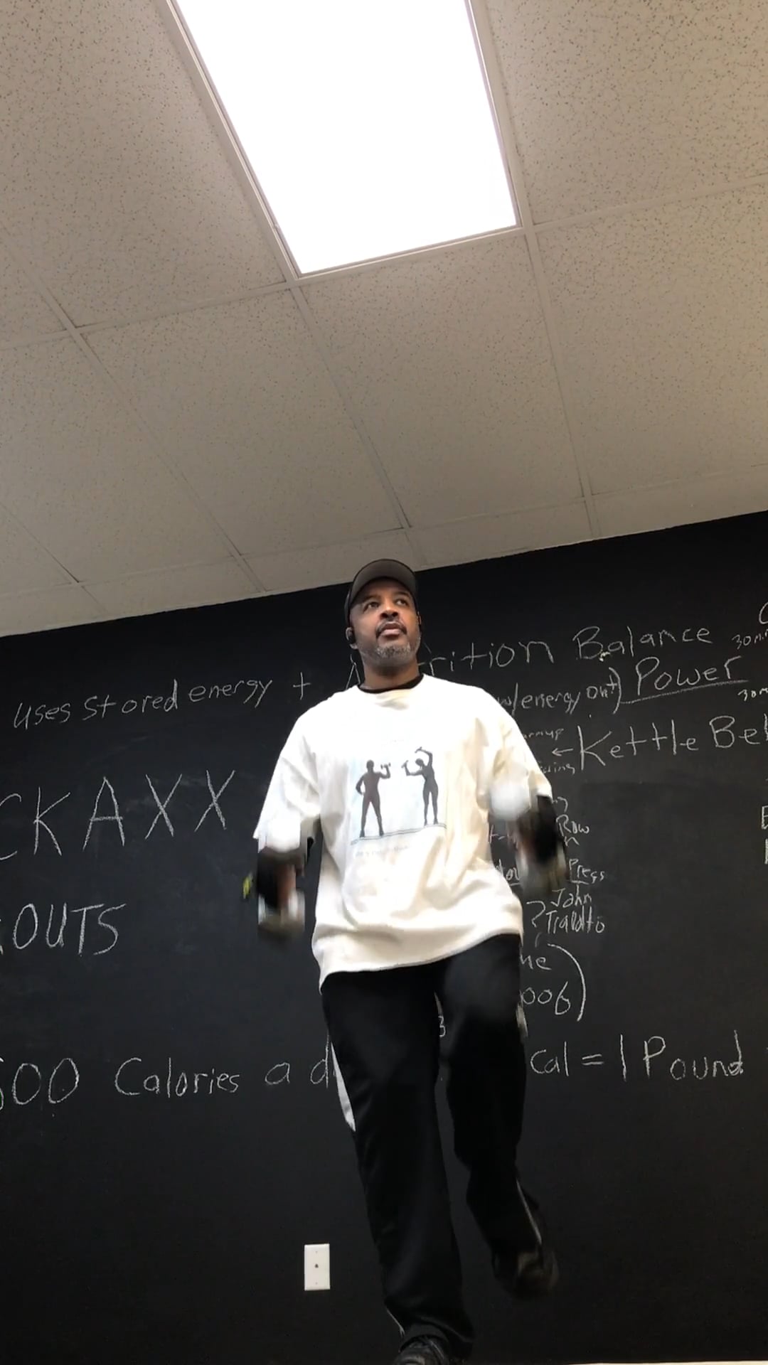 Step High Knee Hammer Curl