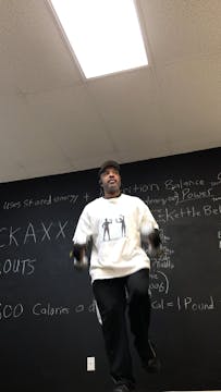 Step High Knee Hammer Curl