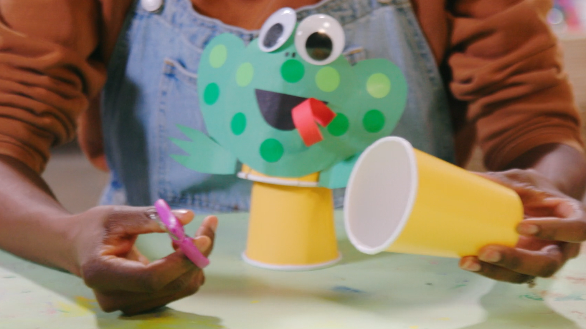 Jumping Frog | Torn Paper Bee