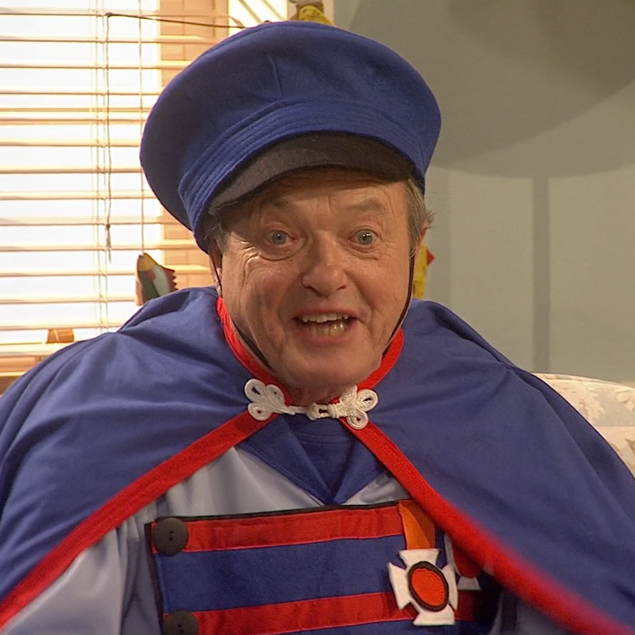 Grandpa in My Pocket:Captain Dumblewit's Mission | Mr. Mentor's Custard Plopper