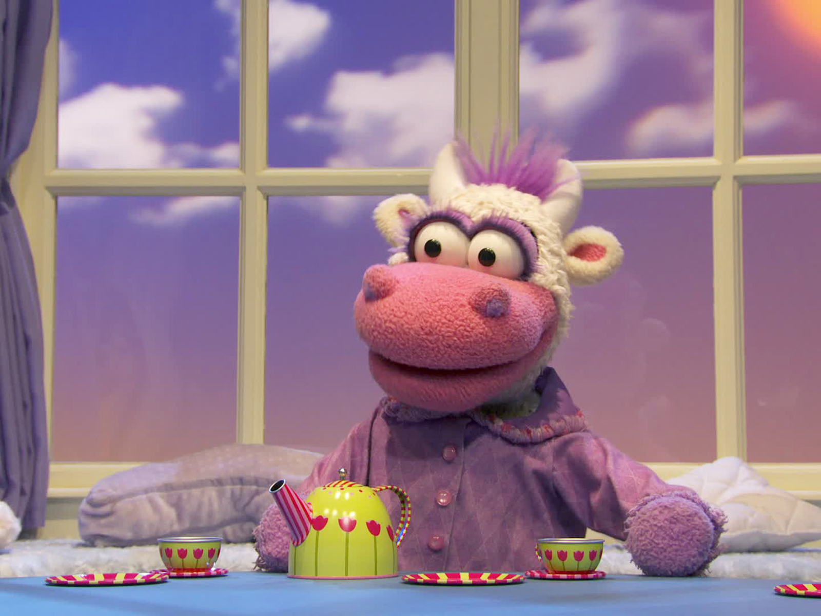 One Teacup, Two Friends | Mind your Manners