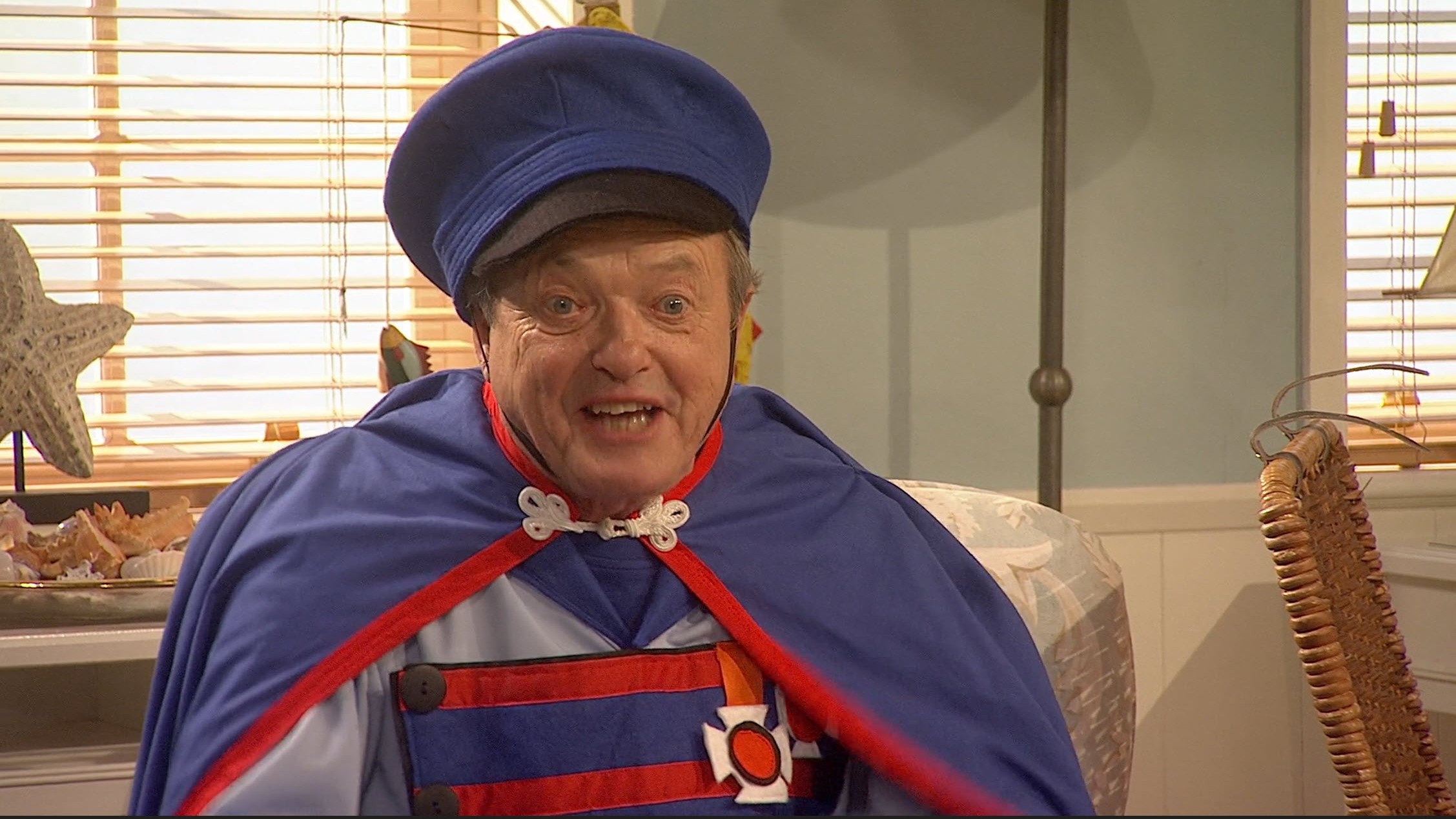 Grandpa in My Pocket:Captain Dumblewit's Mission | Mr. Mentor's Custard Plopper