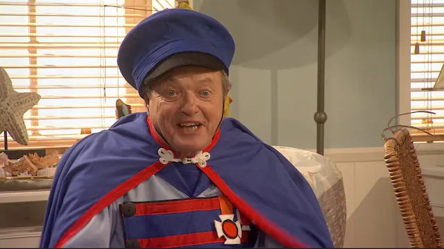 Grandpa in My Pocket:Captain Dumblewi...