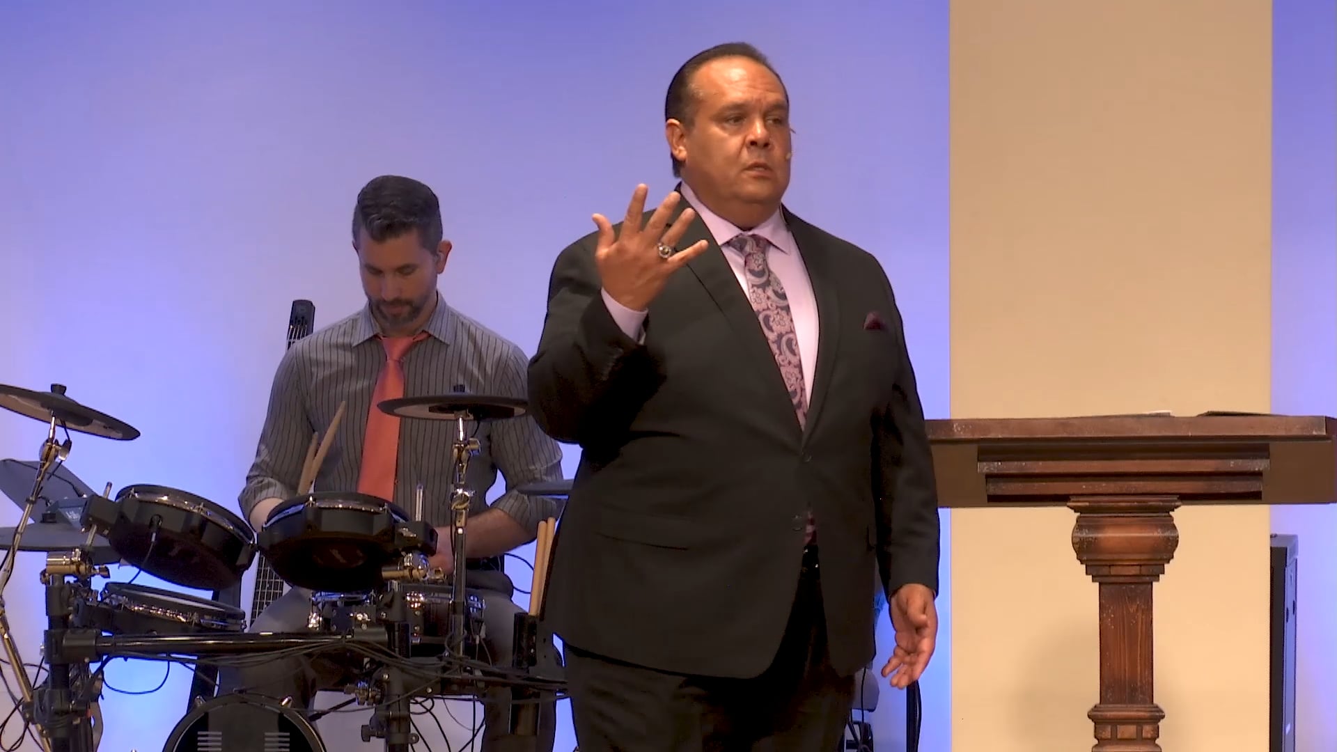 Apostol Tommy- "El Corazon"