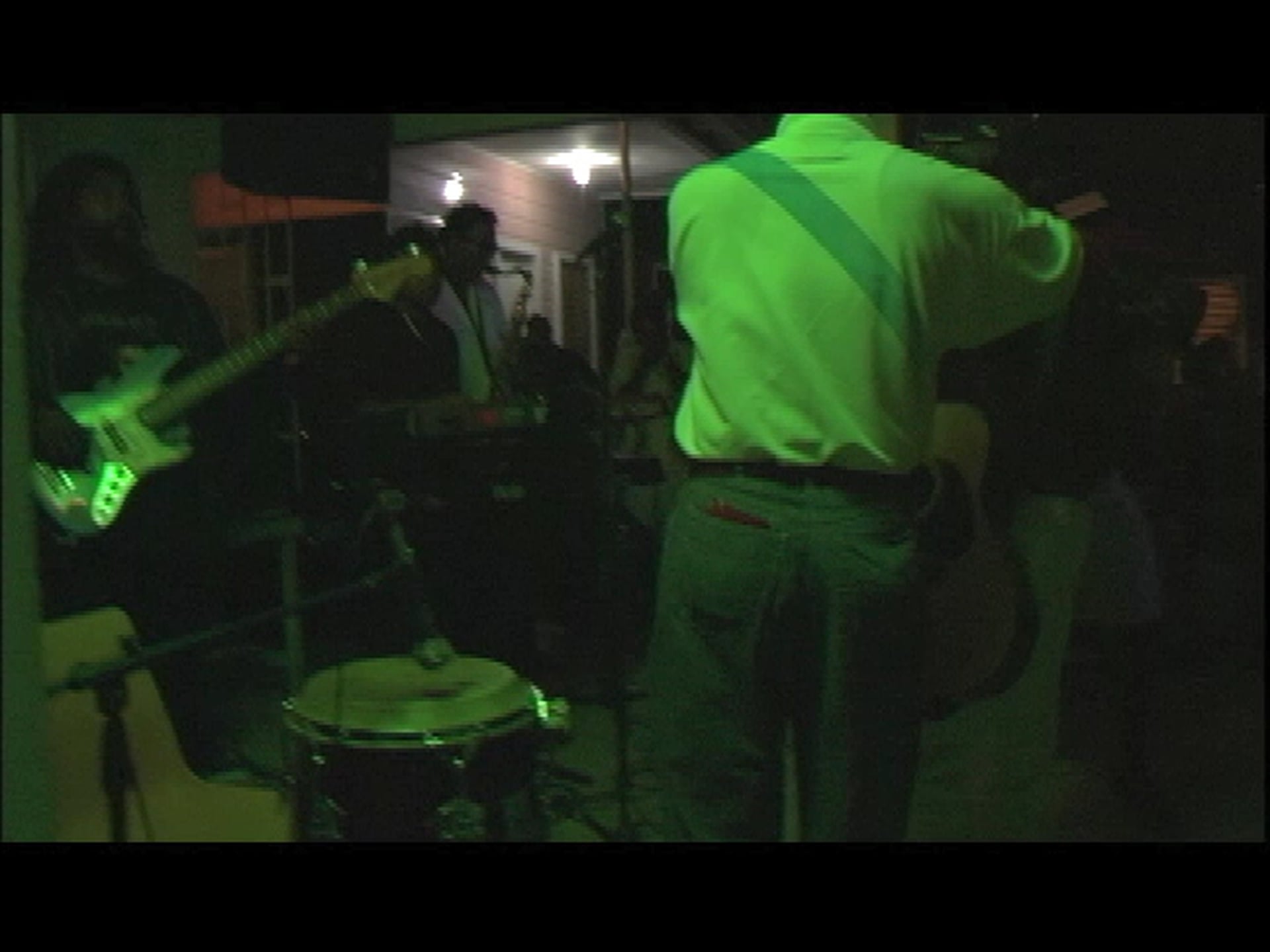 Brushy One String Live Performance