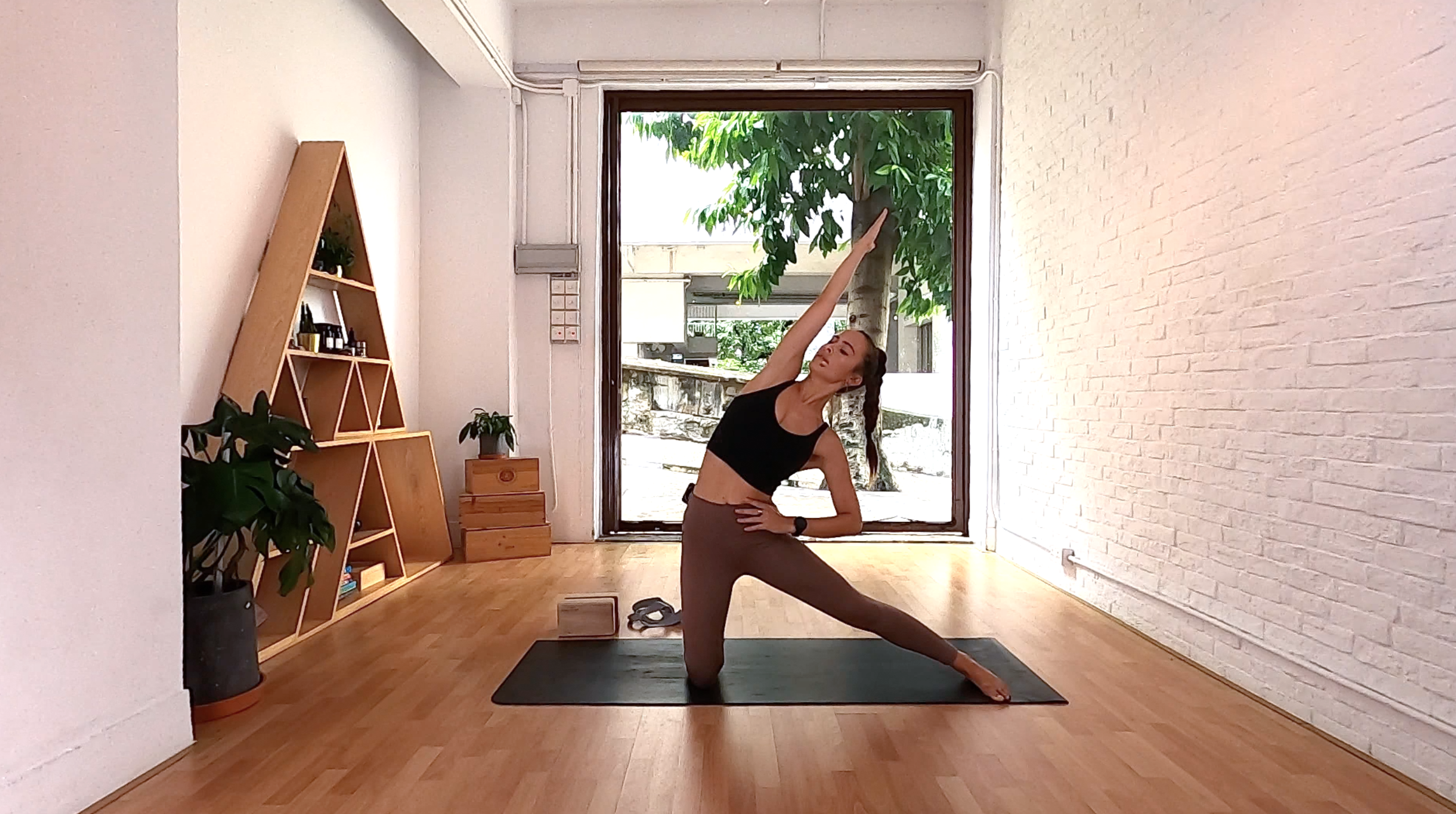 Prenatal Seated Sequence I Tara