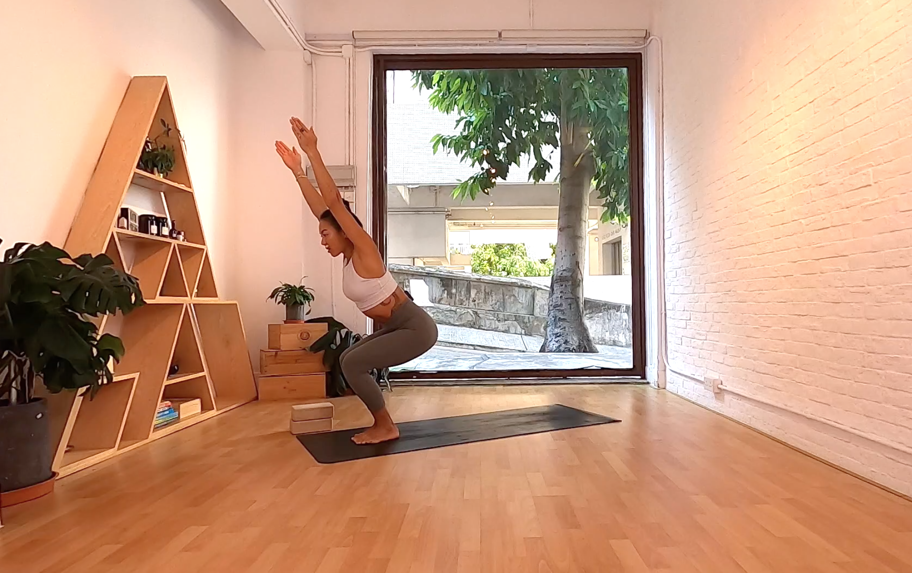 Surya Namaskar A & B I Cristina