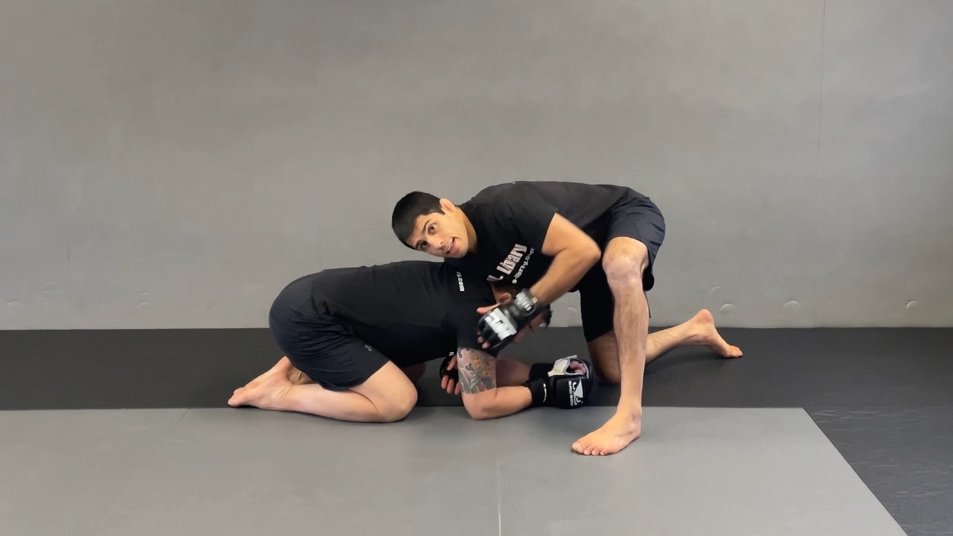 APPLICATION FÜR FRONTHEADLOCK SPARRING