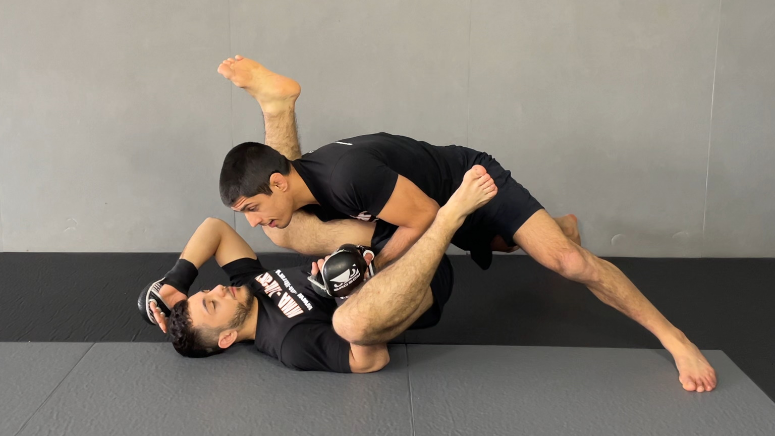 Drill für Open Guard Top Single Under Pass 1 