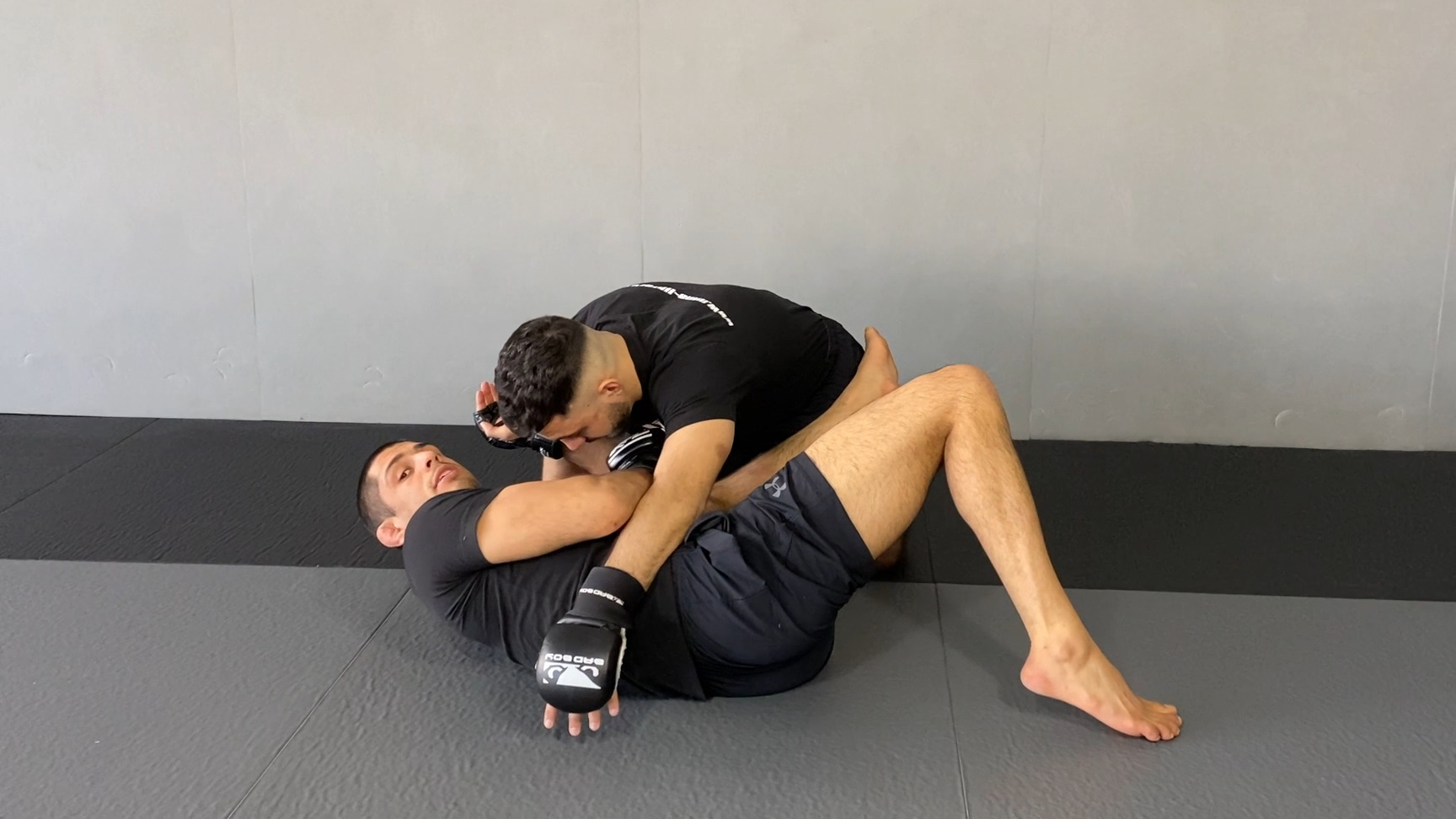 Movement für Ellbow Knee Escape 