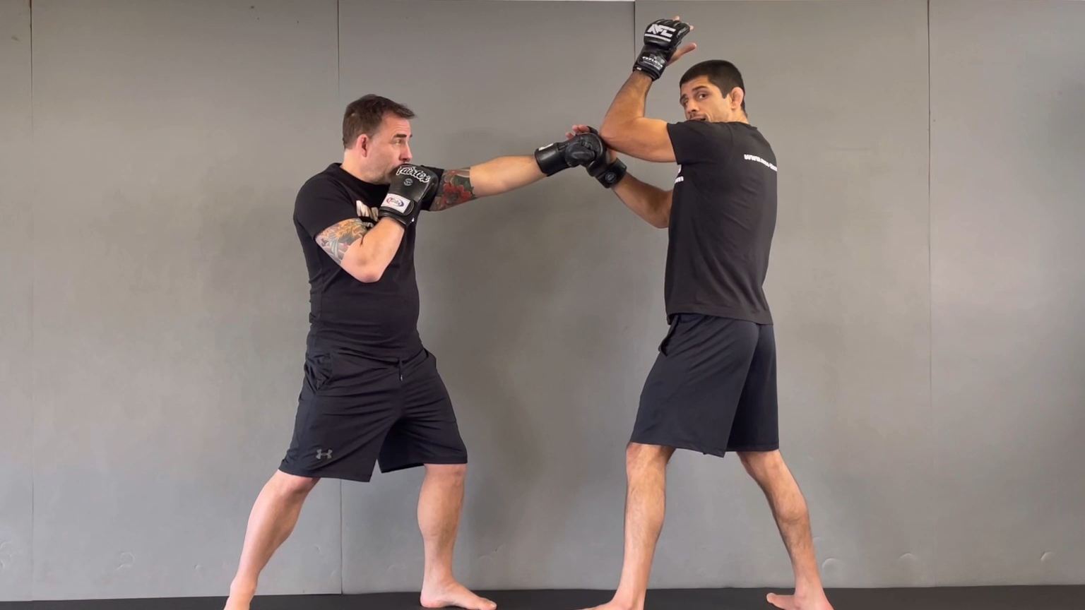 DRILL FOR BLOCK AGAINST STRAIGHT PUNCHES