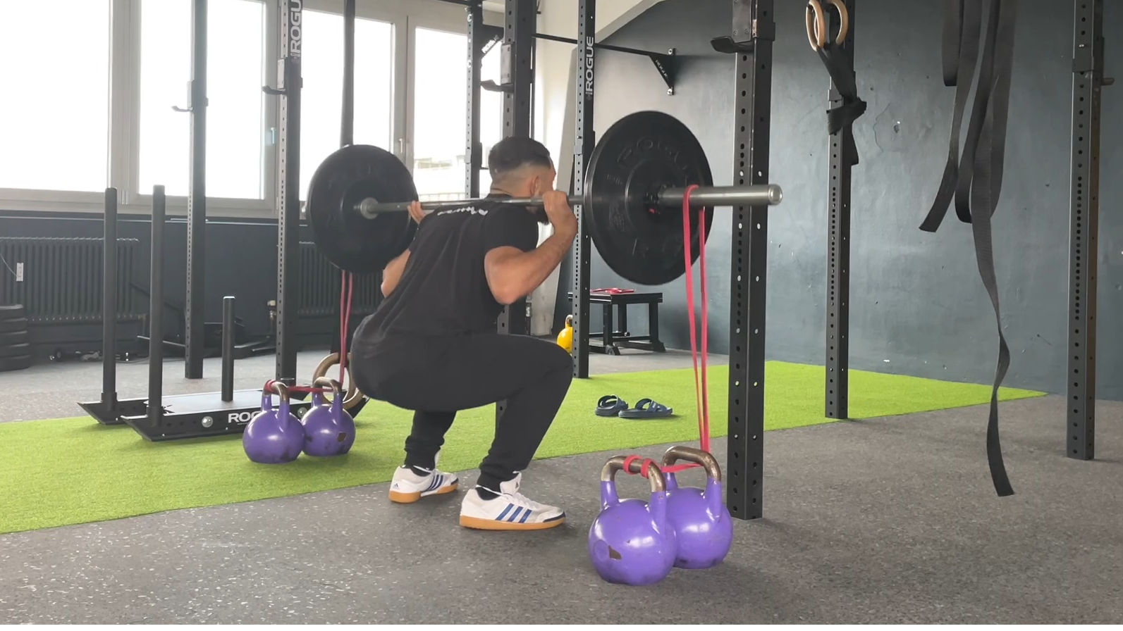 SQUAT BACK-BAND