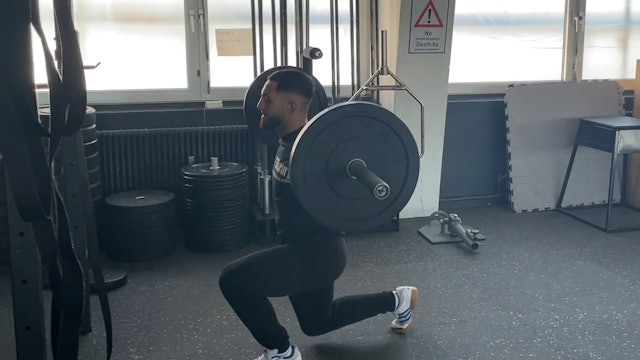 BARBELL LUNGE 