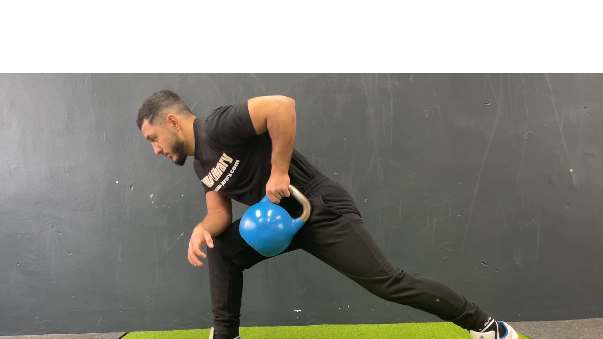 KETTLEBELL ROWS