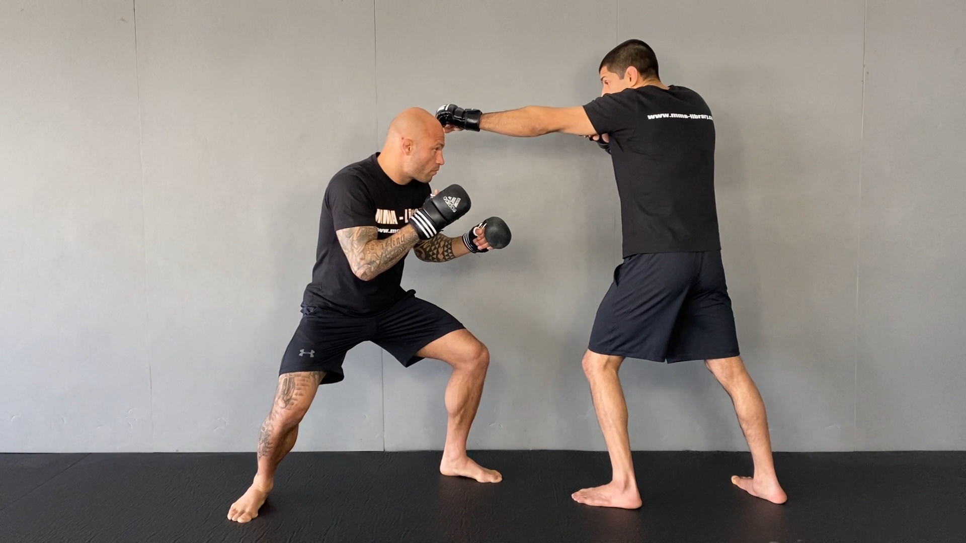 DRILL FÜR SINGLE LEG HEAD OUTSIDE ENTRY REACTIVE JAB 