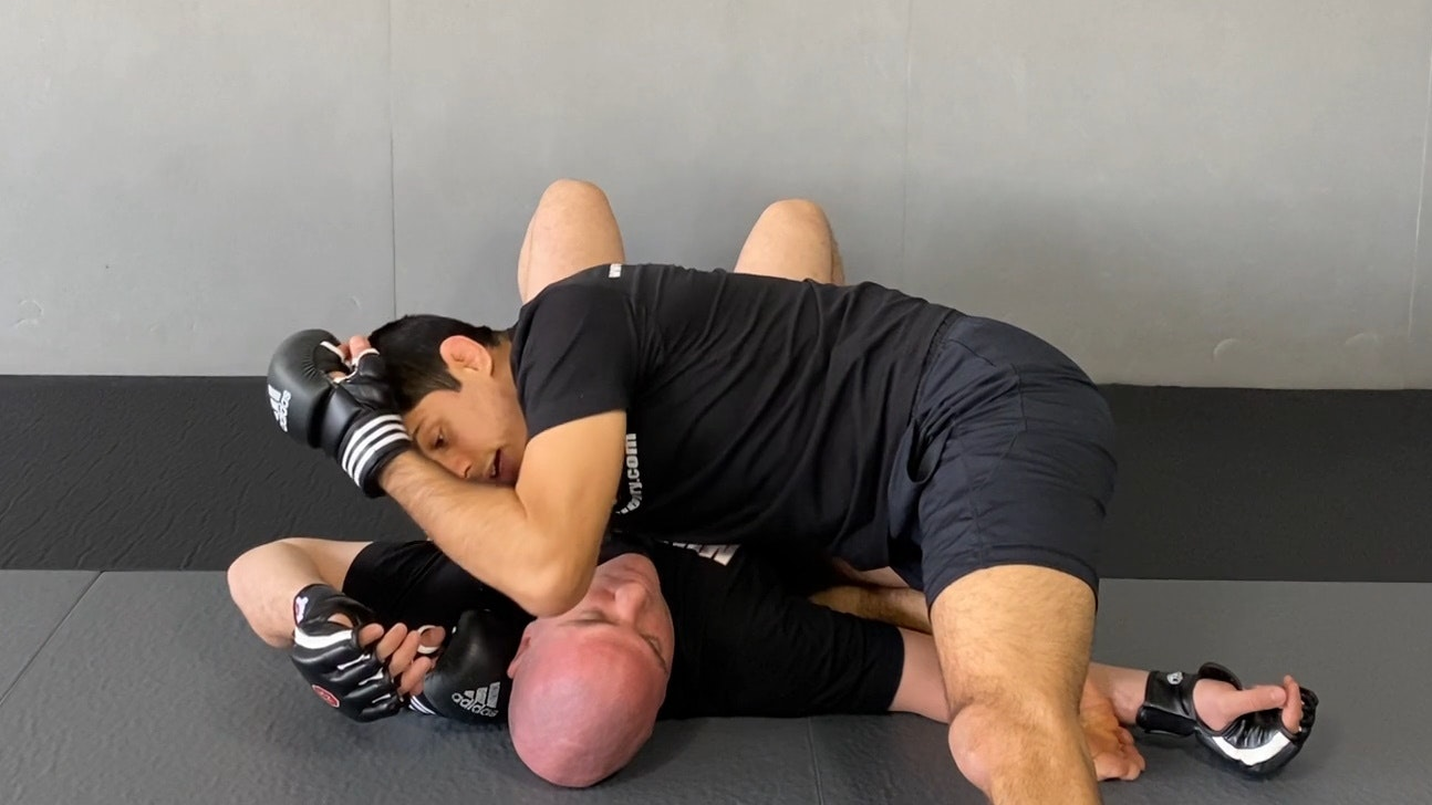 Drill für Cross Position Top Punches Ellbows And Hammerfists