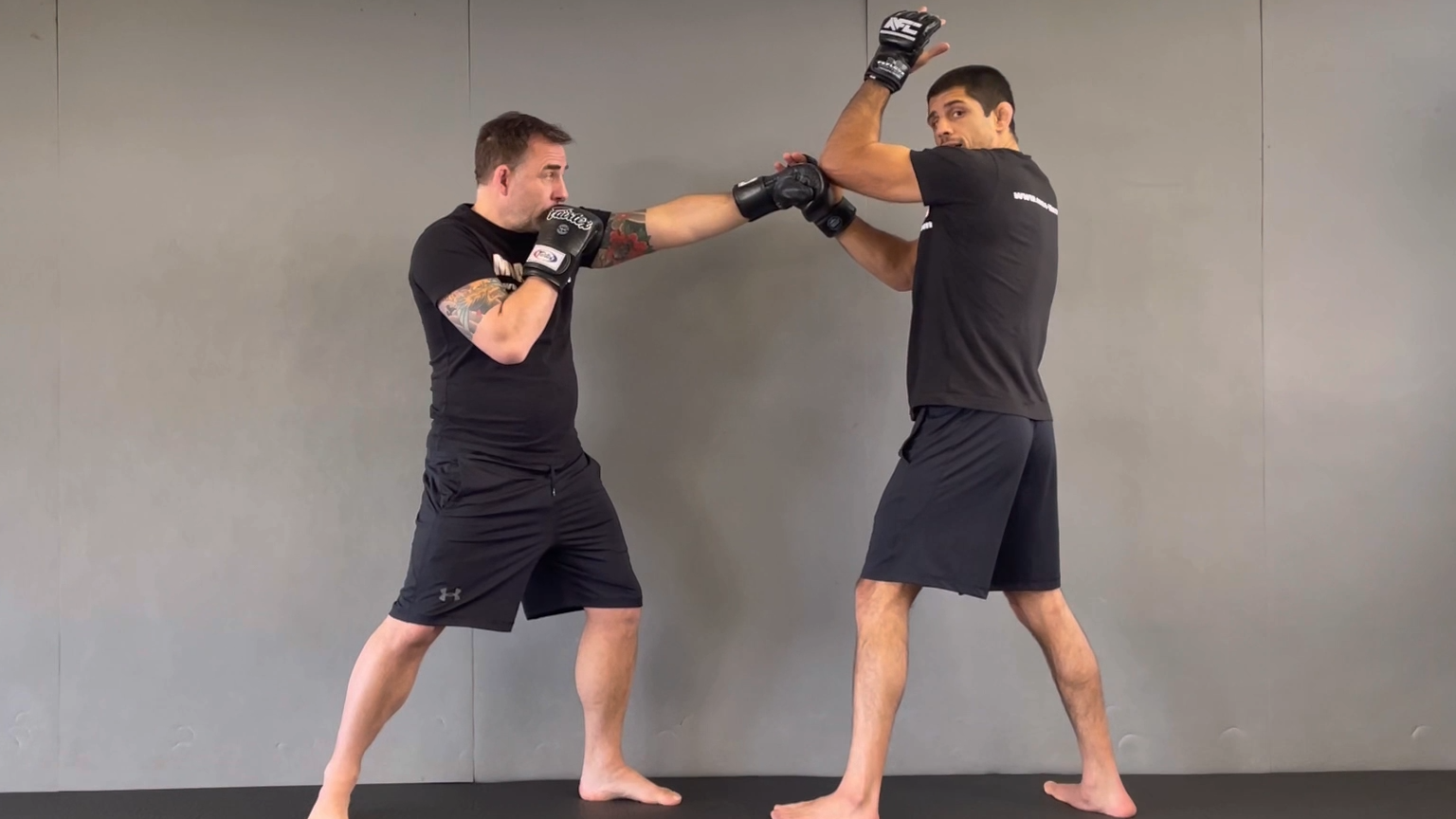 DRILL FOR BLOCK AGAINST STRAIGHT PUNCHES