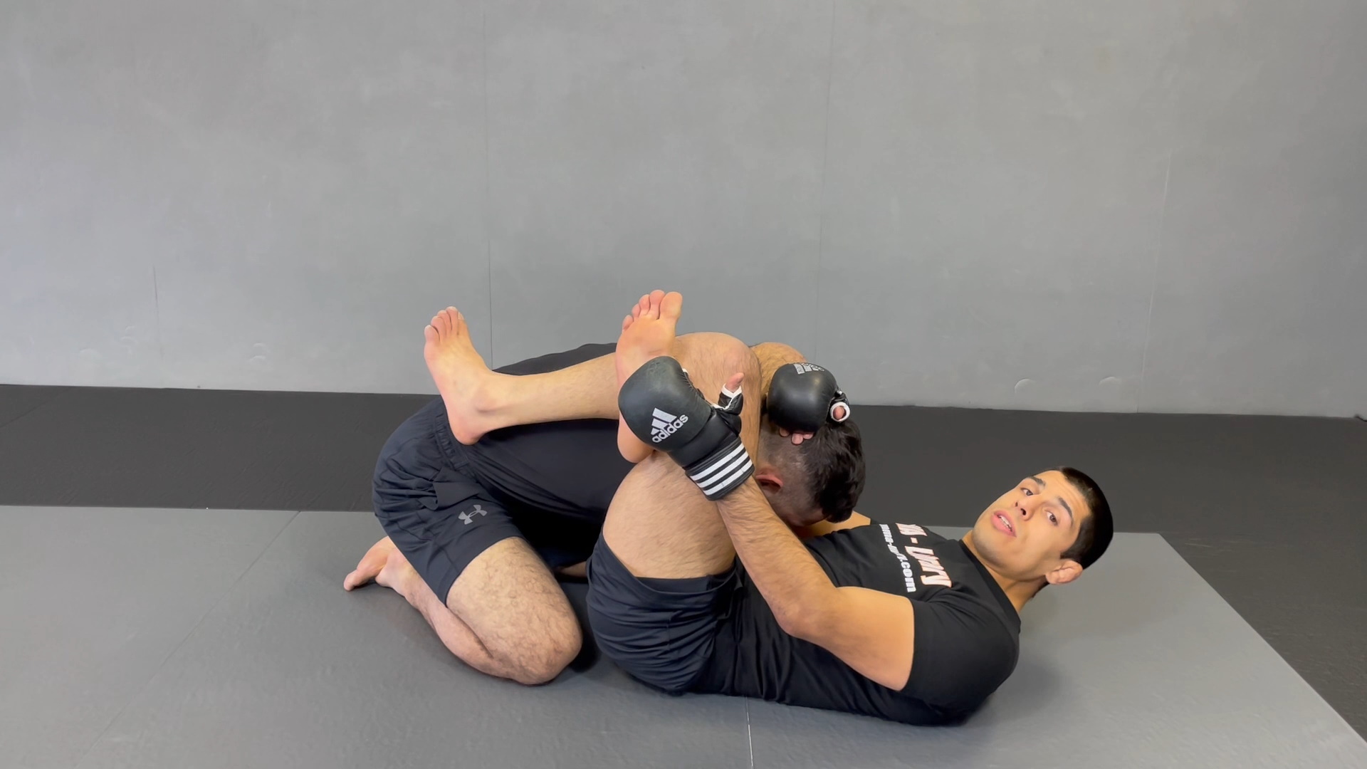 DRILL FÜR CLOSED GUARD BOTTOM TRIANGLE