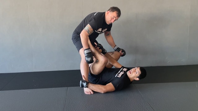 DRILL FOR CLOSED GUARD TRIPOD SWEEP