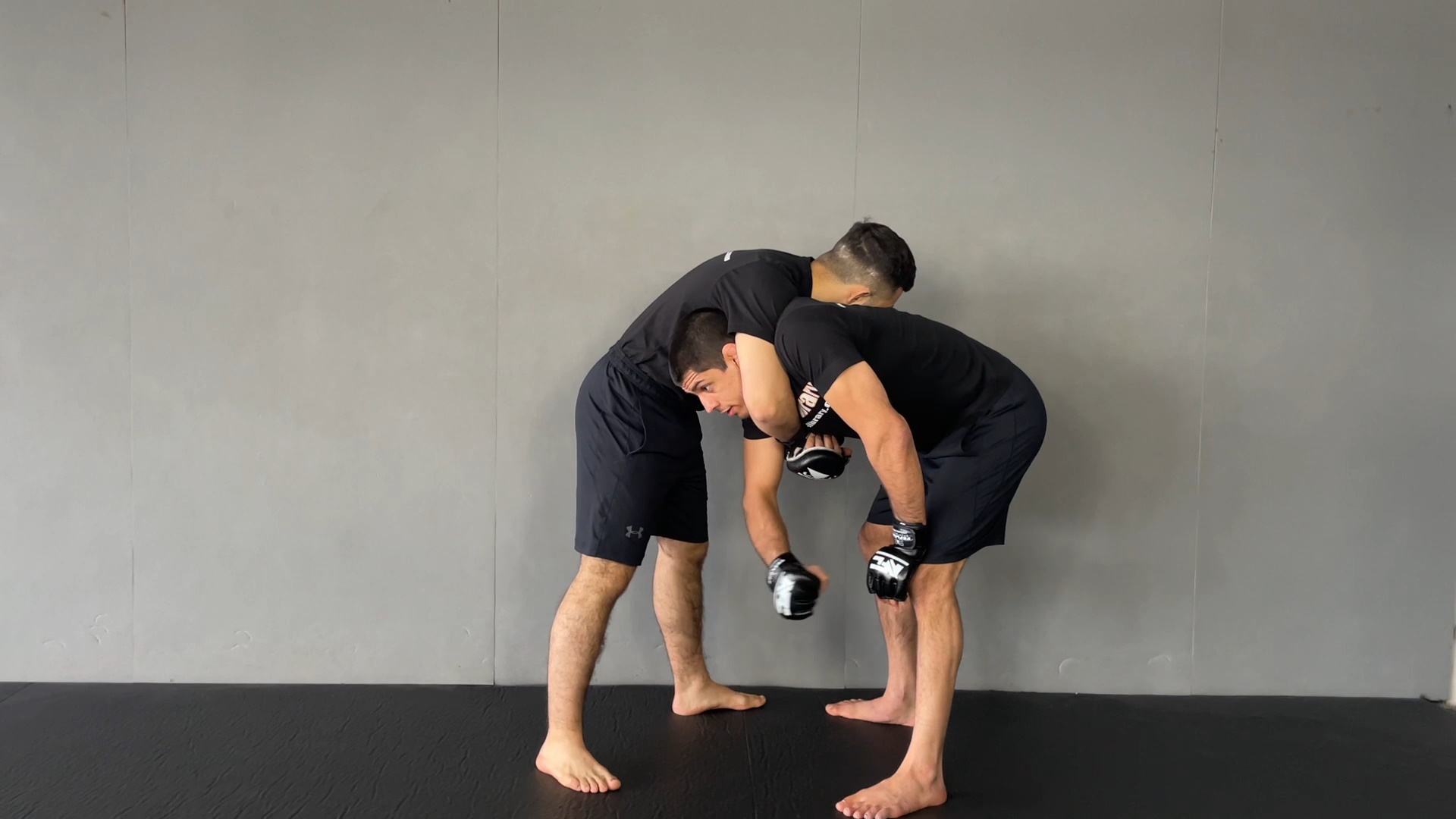 Drill für Clinch Front Head Lock Escape