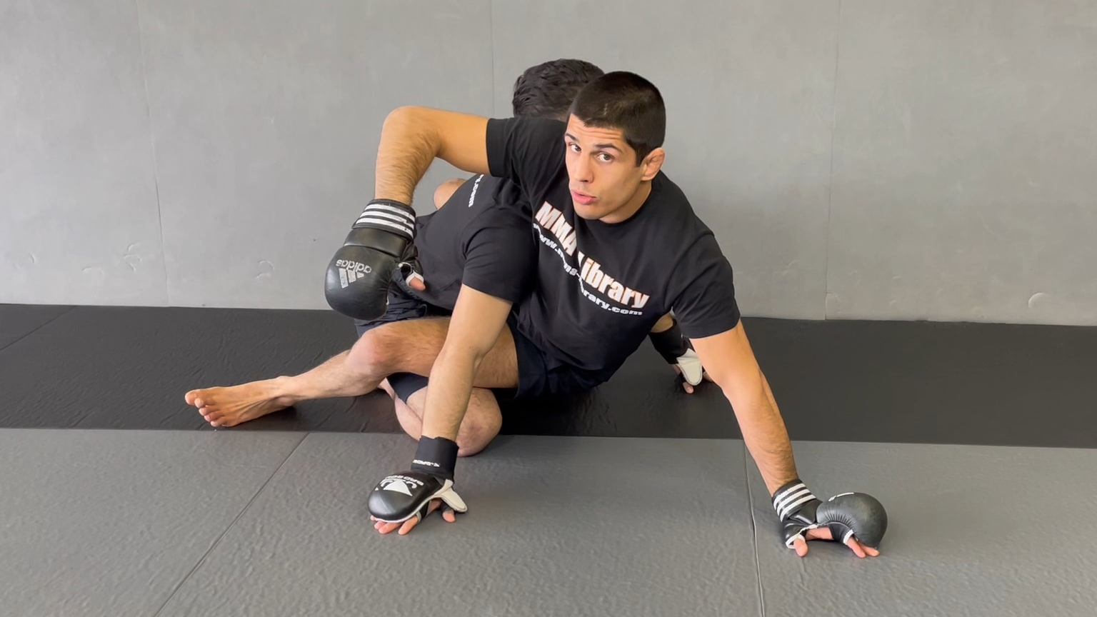 Drill für Closed Guard Bottom Unhappy Triade 