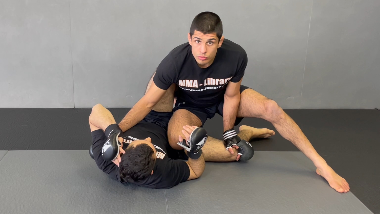 Drill für Closed Guard Top Shin Cross Pass 