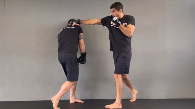 DRILL FOR EVADE STRAIGHT PUNCHES