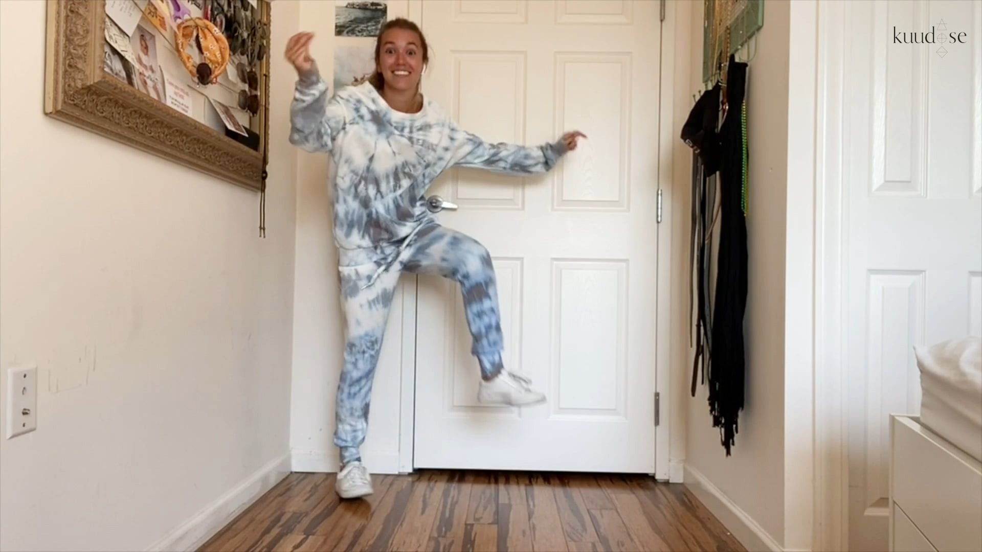 Beginner "Shuffle" Tutorial (Dance)