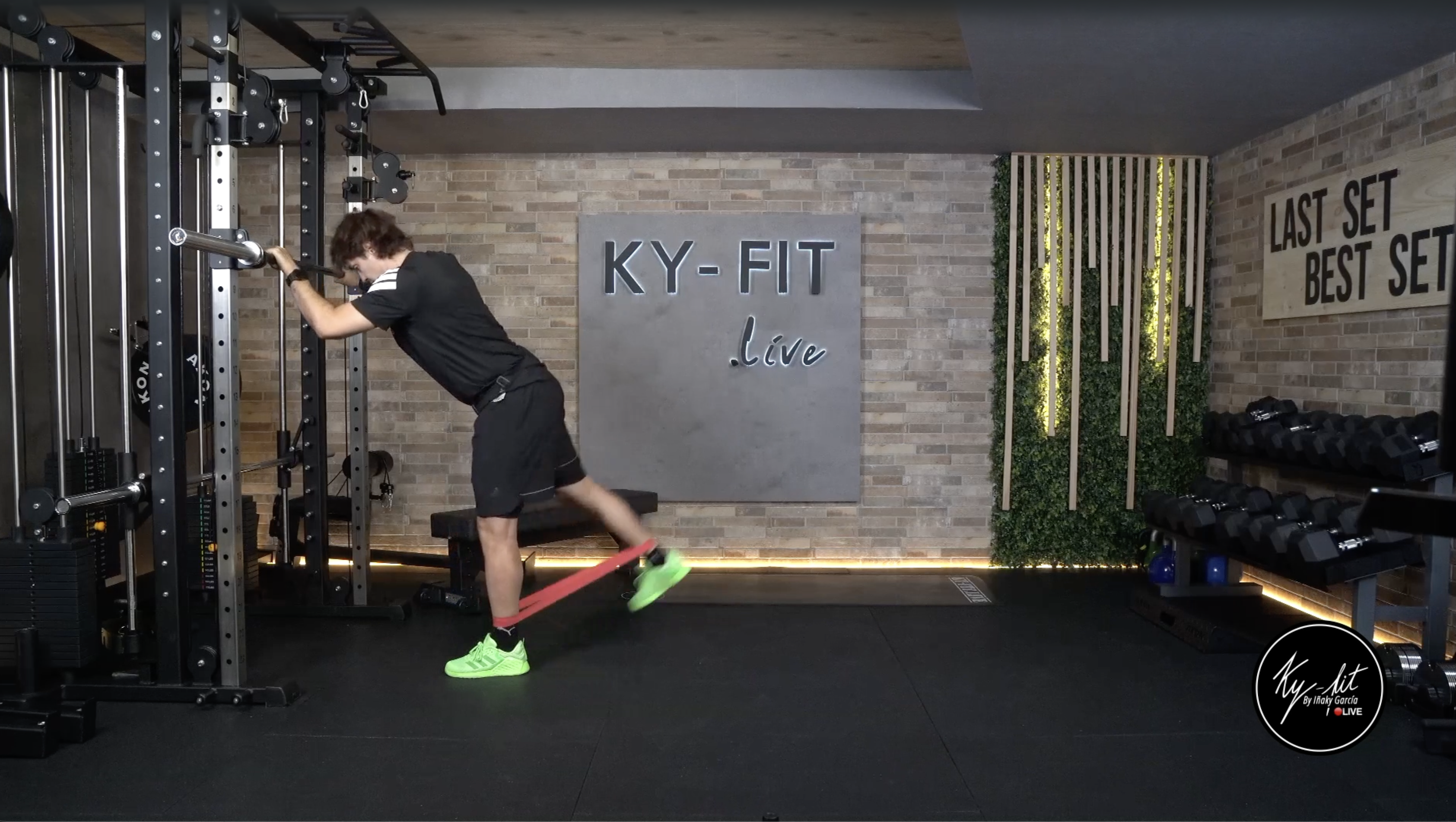 FUERZA - 486 - 12/11/25