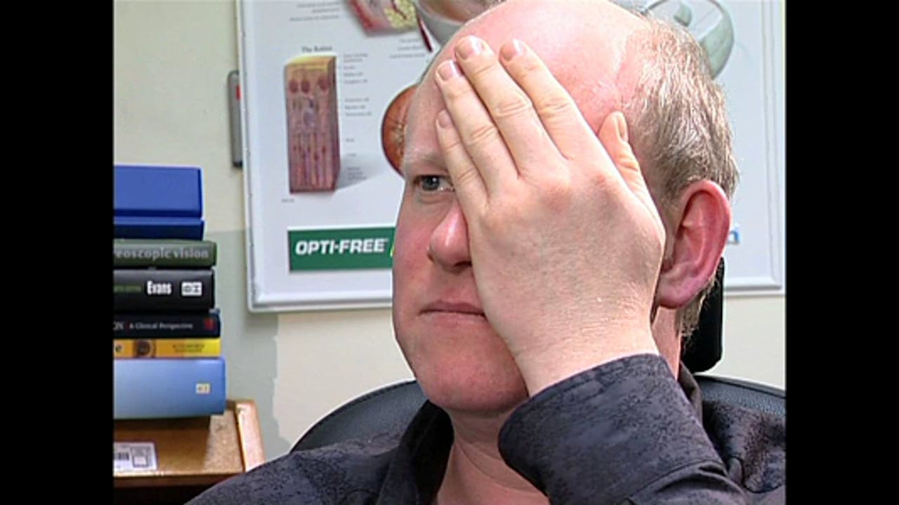 R002 Mohindra technique near fixation retinoscopy Refraction