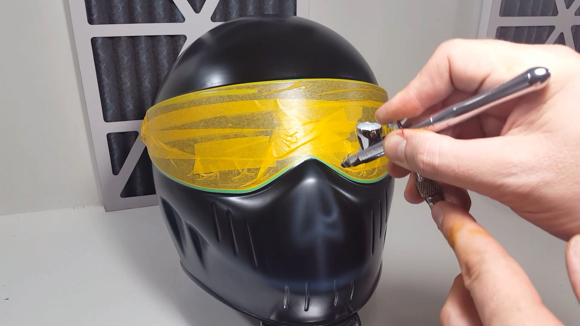 Airbrushing Skull Style Helmets (Part 1)