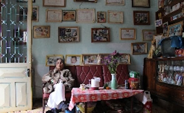 BÀ NÔI (GRANDMA) by Khoa Lê