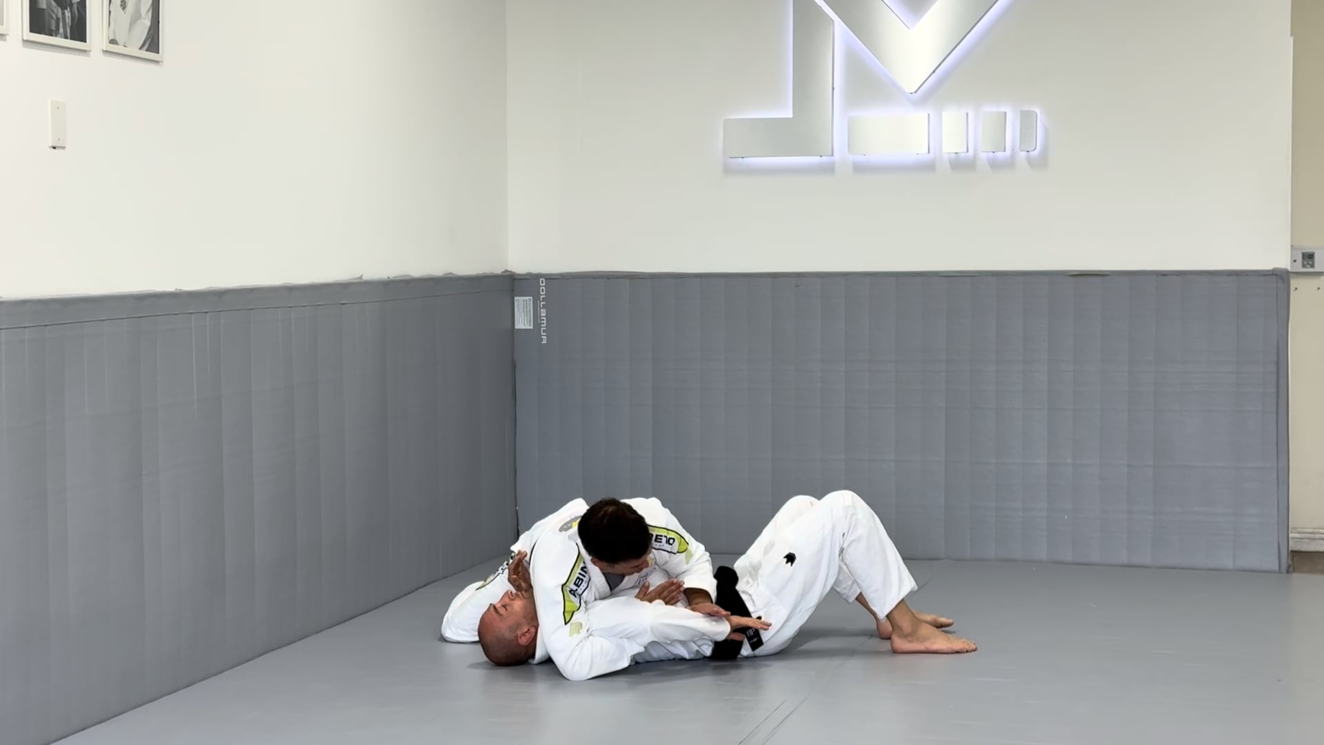 Side Control Top: Kimura