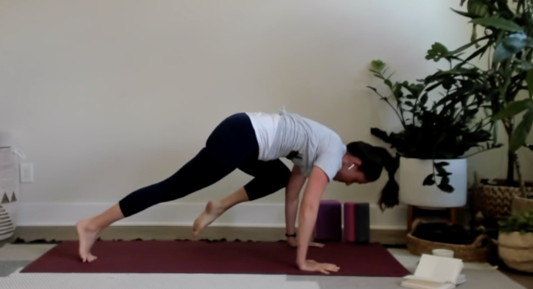Jen Stewart Yoga - 30 Min Power Flow