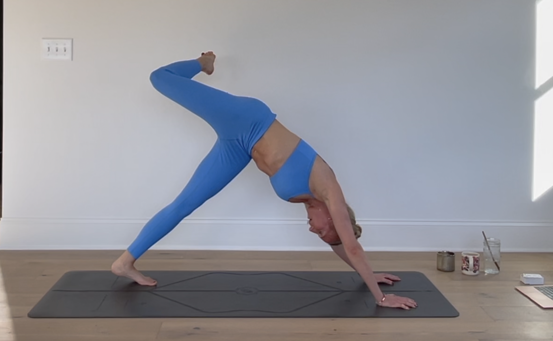 24 Min Yoga Flow - No Props