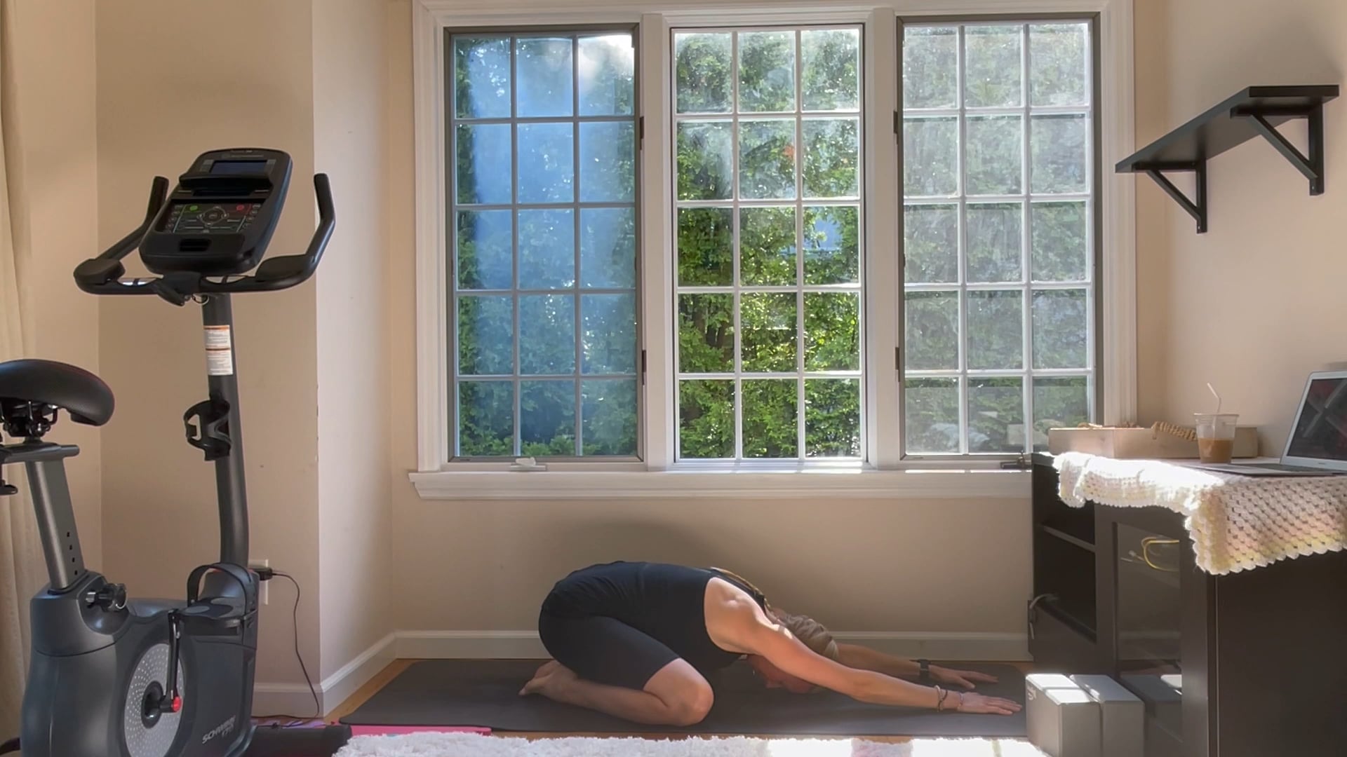 23 Min Prenatal Yoga Flow