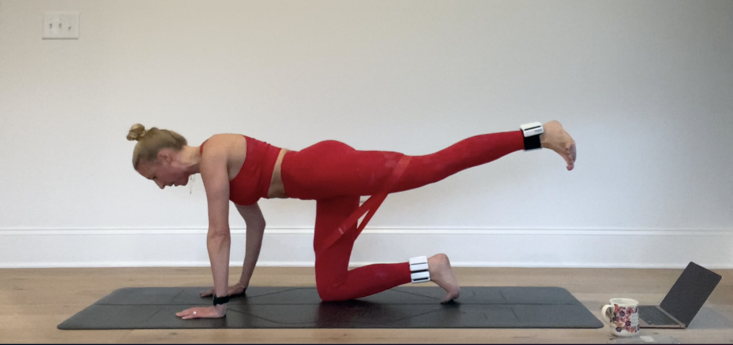 24 Min Postnatal Sculpt - 1 lb Weights + Loop Resistance Band (Live IG 12/19)