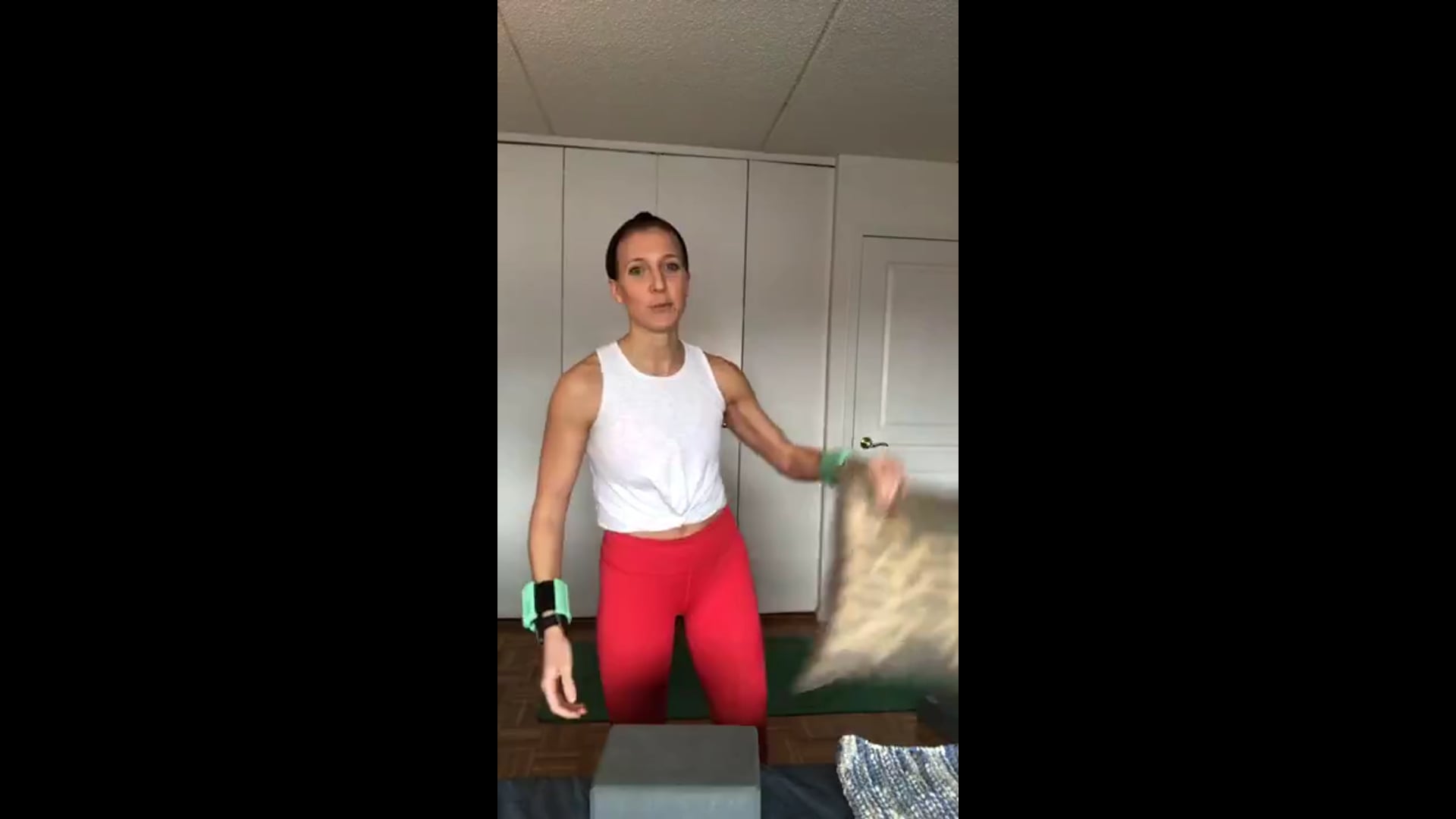 30 Min Full Body - 1 lb weights + Yoga Block 